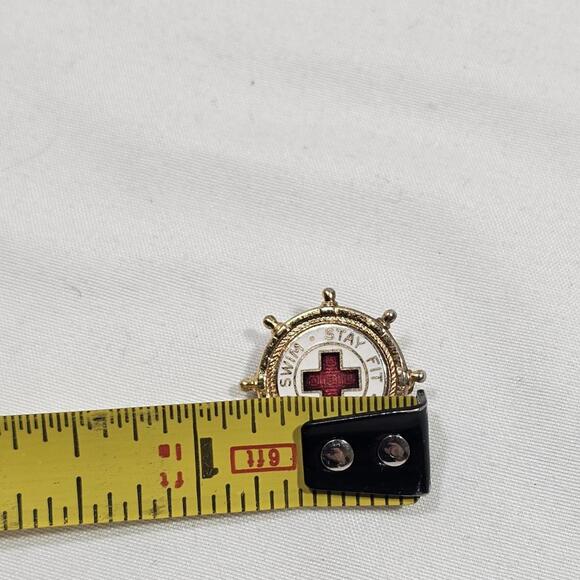 Vintage American Red Cross Swim Stay Fit 50 Miles Hat Pin Ship Wheel Award - Picture 2 of 3